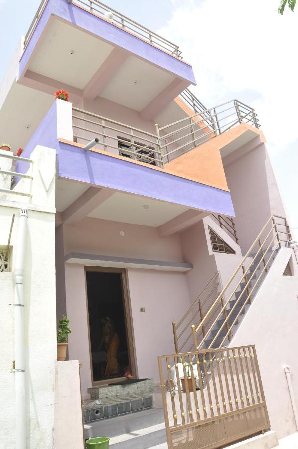 Classic Homestay ฮัมปี ภายนอก รูปภาพ