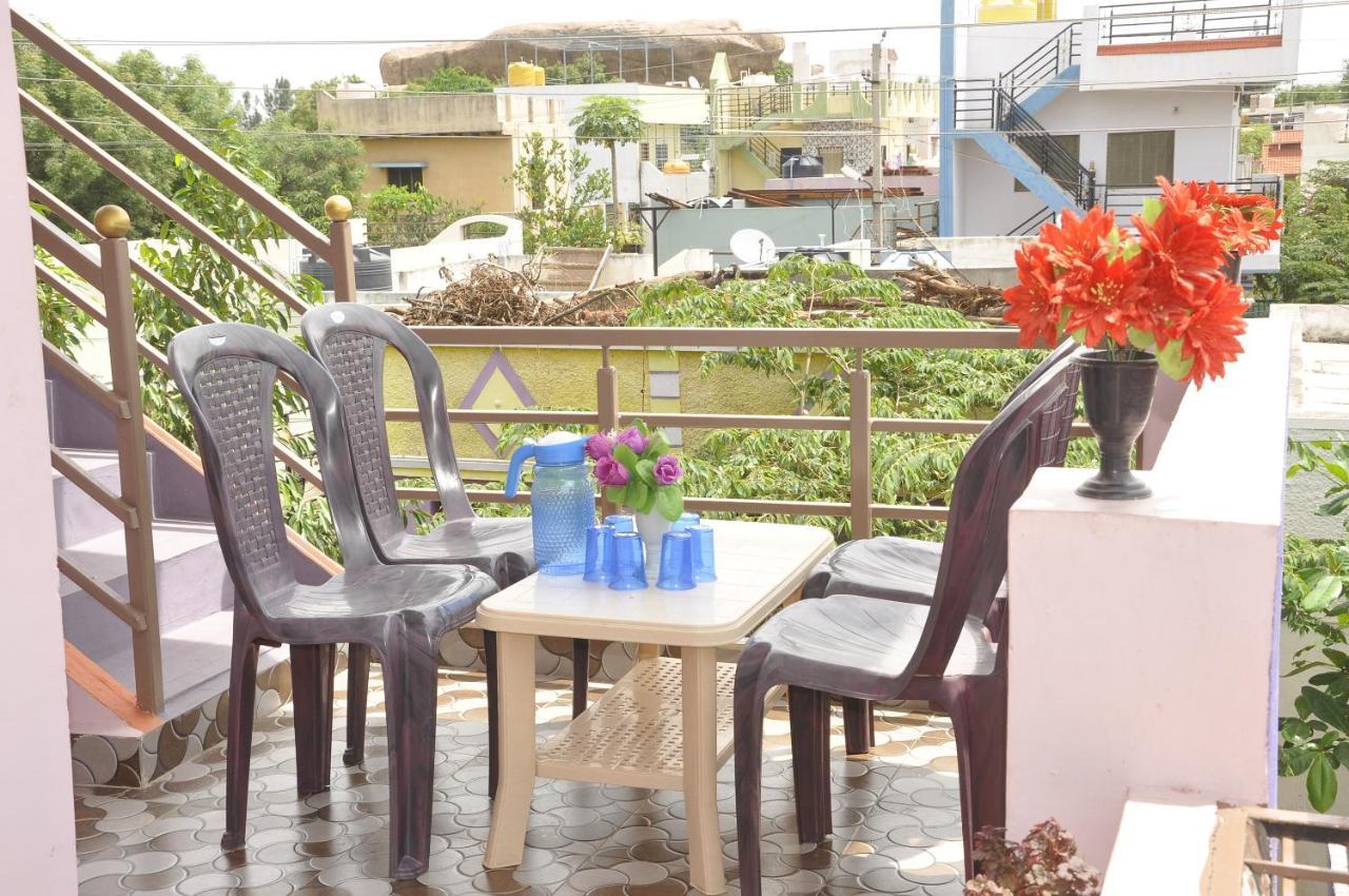 Classic Homestay ฮัมปี ภายนอก รูปภาพ