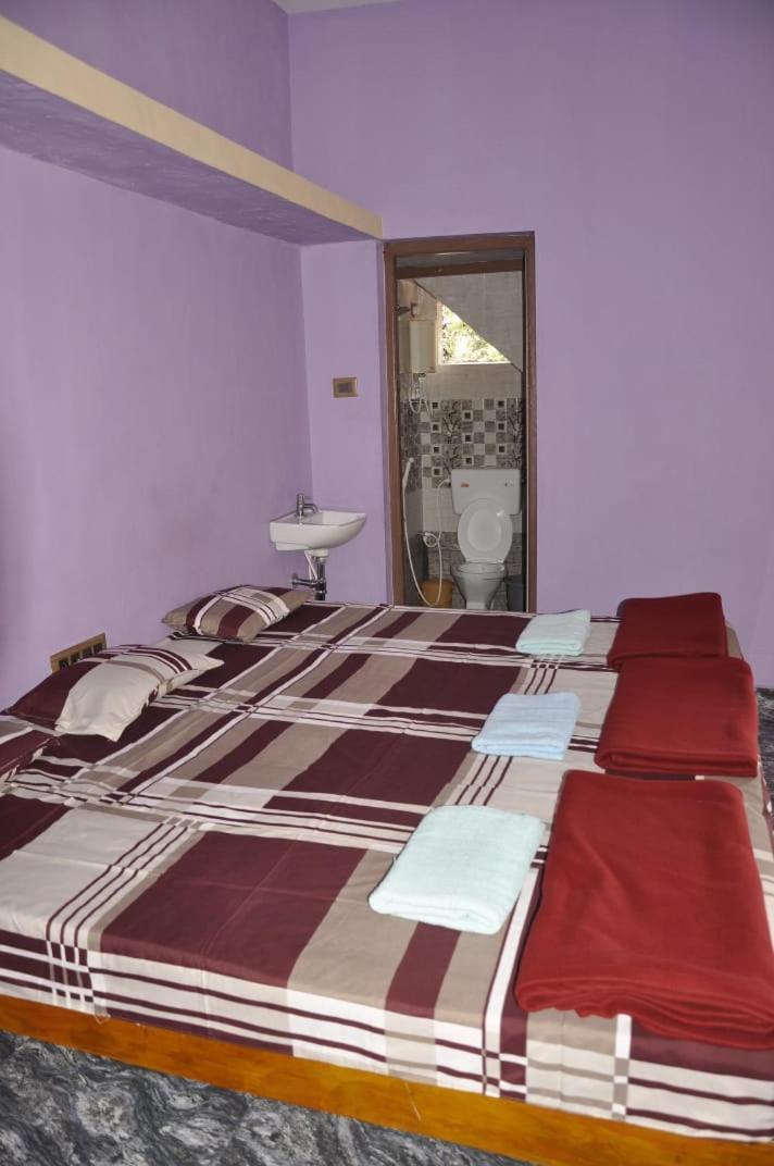 Classic Homestay ฮัมปี ภายนอก รูปภาพ